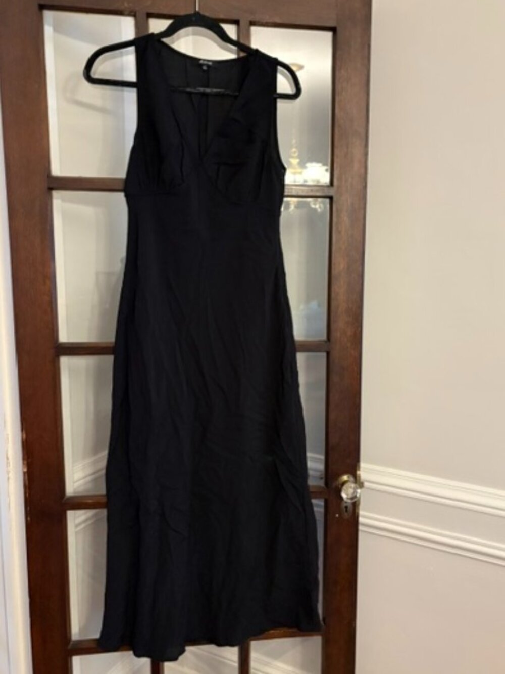 Madewell Sleeveless Ruffle V-Neck Midi Dress in Black, Size 6